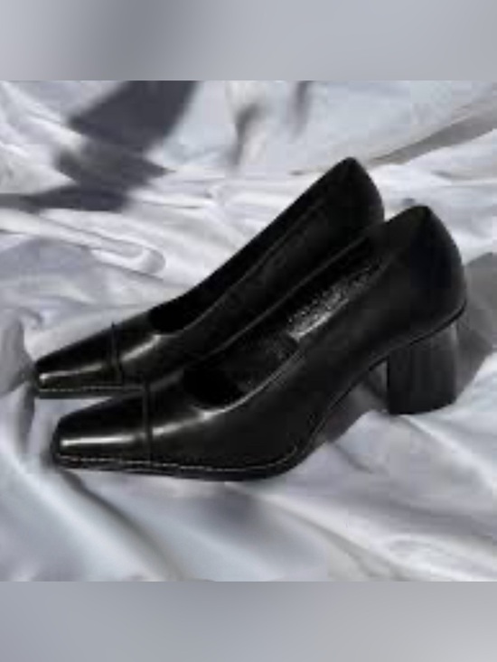 Lauren Ralph Lauren Shoes - LAUREN RALPH LAUREN Leather Heels. Size 7.5
